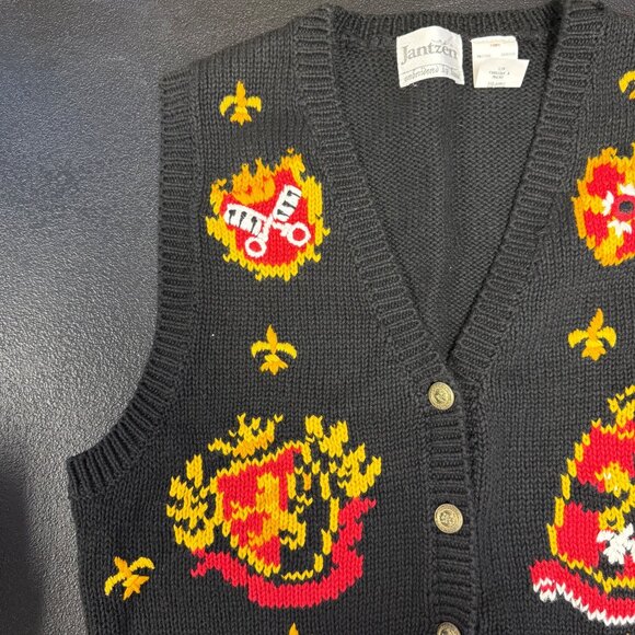 Vintage Jantzen Black Knit Sleeveless Vest Crest Patterns Button-Up Front Size L - Picture 6 of 10